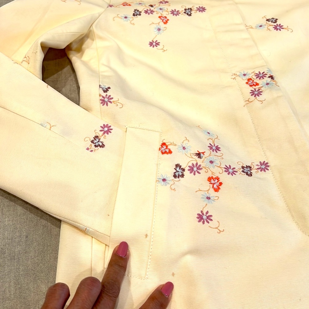 Preloved. Good condition. Trench coat. Size small.SPRING COAT